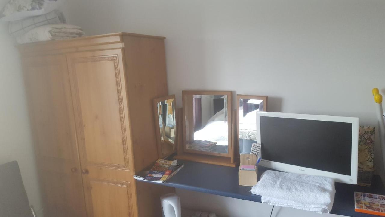 Ferienwohnung Pat'S Place Ballaghaderreen Exterior foto